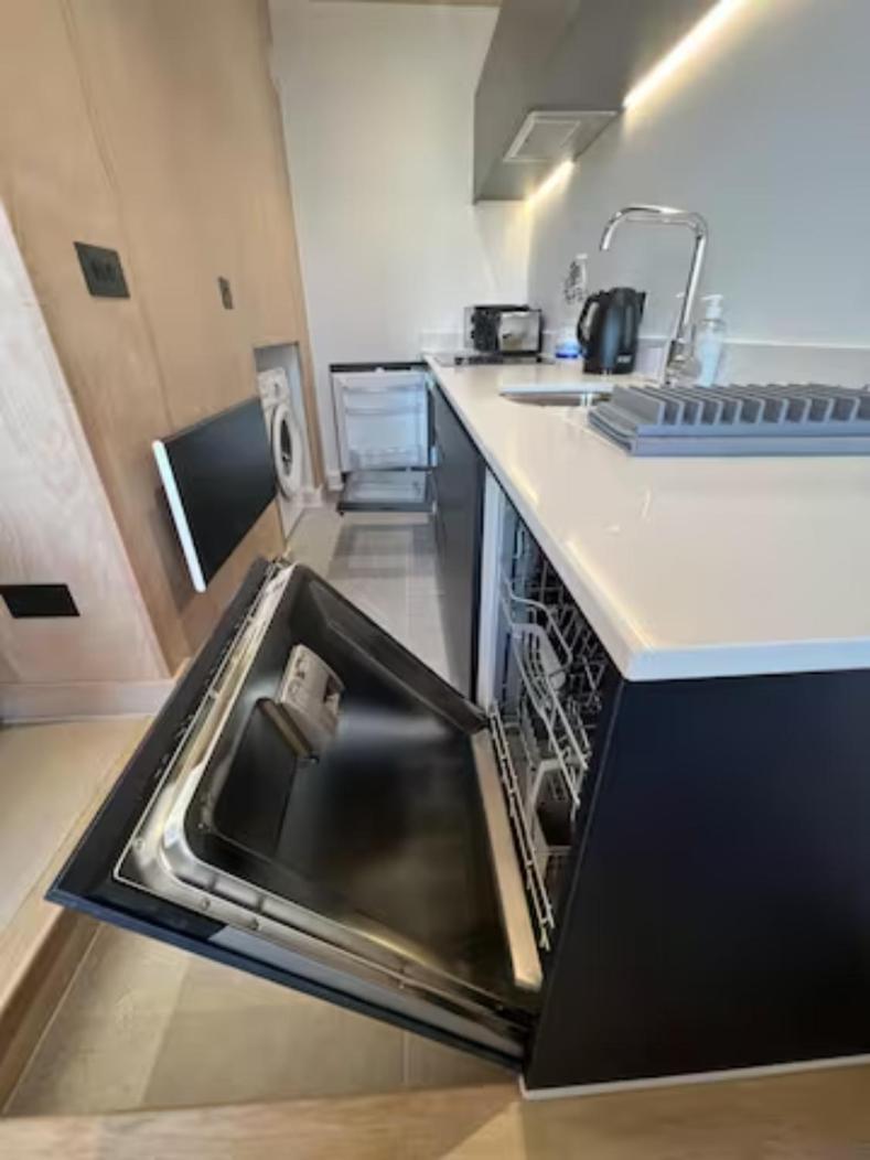 Two Bedrooms Exquisite En-Suite Apartment Deansgate 曼彻斯特 外观 照片