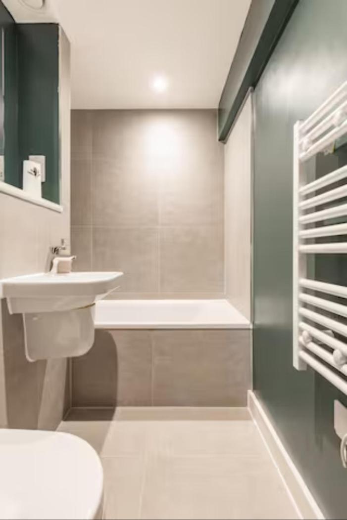 Two Bedrooms Exquisite En-Suite Apartment Deansgate 曼彻斯特 外观 照片